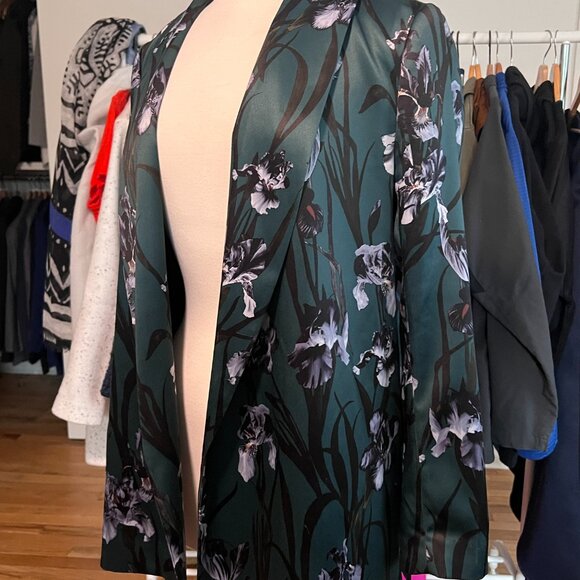 H&M Satin Effect Open Front Blazer | Size 10 - Picture 9 of 10